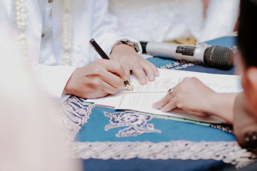 early signs your spouse