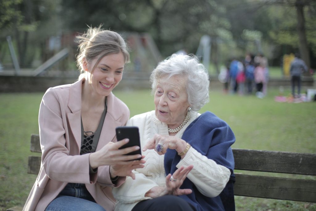 Communication Tips for Alzheimer’s Caregivers